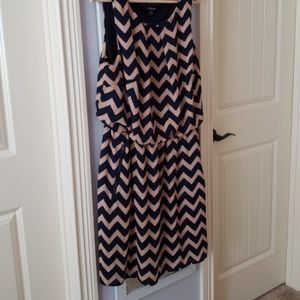 Sleeveless patterned dress